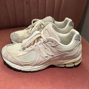 New balance tennis shoes